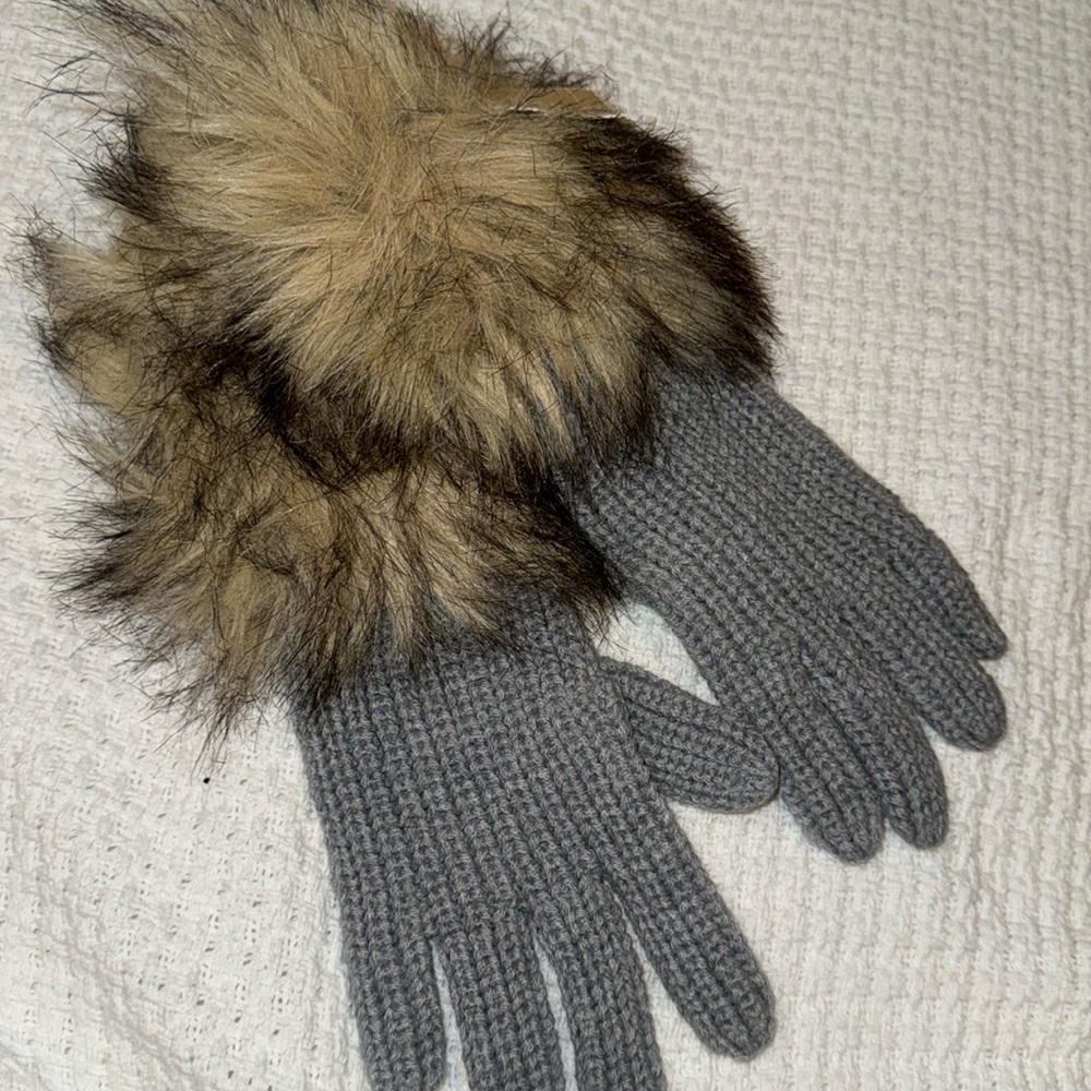 NWT Michael Kors faux fur gloves